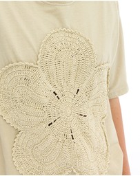 THE TALES - The Tales Crochet Flower Tee