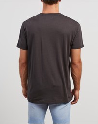 Wrangler - ICONIC Exclusive - Fangs Hit Tee