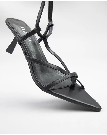 RAID - Layne Pointed Toe Kitten heeled sandals in Black