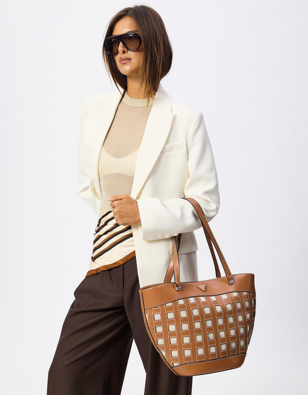 GUESS - Frankie Girlfriend Tote