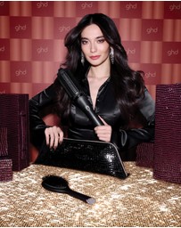 ghd - duet blowdry 2 in 1 Hair Dryer Brush Gift Set in Black (Valued at $702)