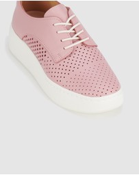 Rollie - Derby City Punch Shoe