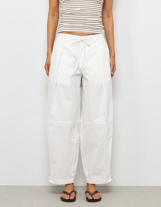 AERE - Mimi Pleated Barrel Leg Pant