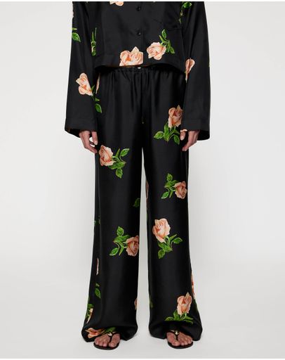 Off Black & Roses