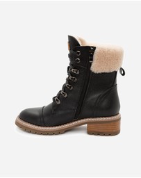 Ozwear Connection Uggs - Ugg Lyric Ankle Zip Boots