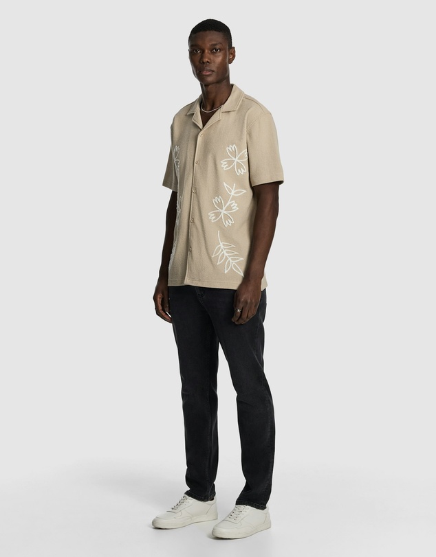 yd. - Kai Embroidered Short Sleeve Shirt