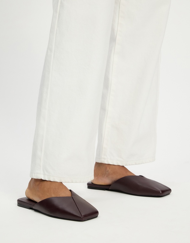 Atmos&Here - Sylvie Square Toe Leather Flats