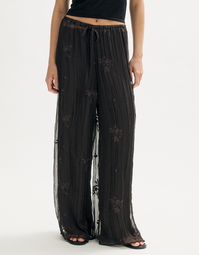 Minima Esenciales - Mila Embroidered Plisse Pants