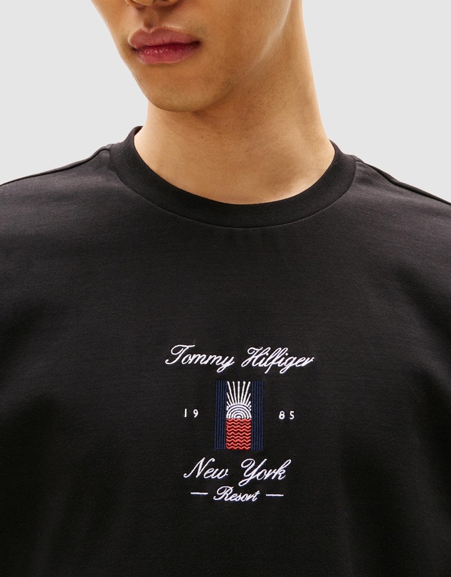 Tommy Hilfiger - Seasonal Flag Logo Tee