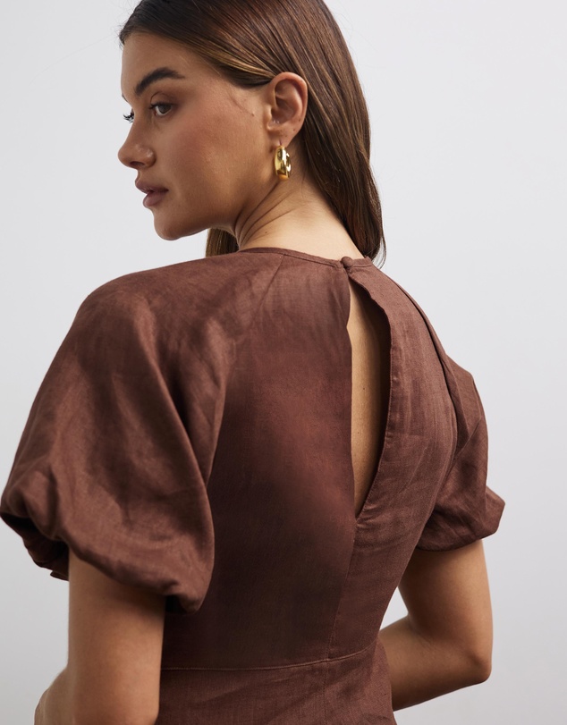 Minima Esenciales - Paityn Linen Maxi Dress