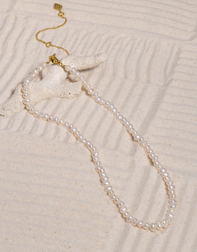 Wanderlust + Co - Beaded Pearl Gold Necklace