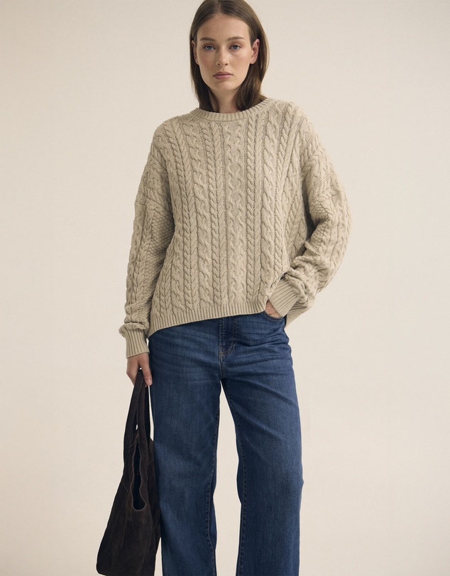 Oxford - Evie Cable Knit Crew Neck