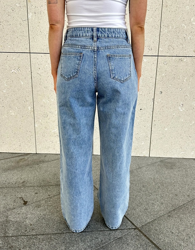 Calli - Petite Wilder Jeans