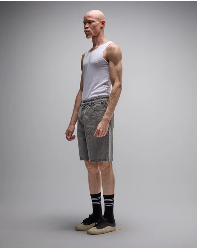 Former - DISTEND SEAM JEAN SHORT // WASHED GREY