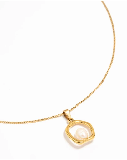 Lovisa - Waterproof Gold Plated Stainless Steel Freshwater Pearl Molten Hoop Pendant Necklace