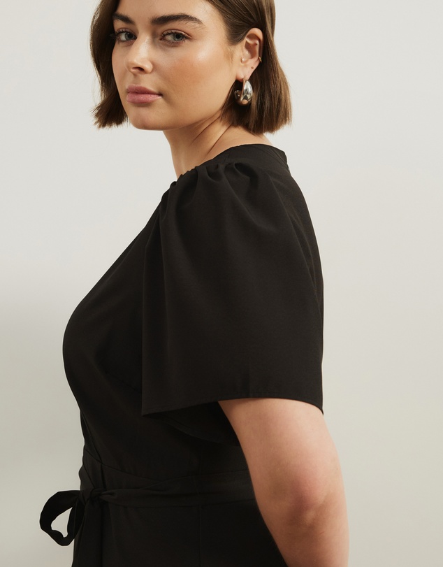 Atmos&Here Curvy - Daisy Flutter Sleeve Midi Dress