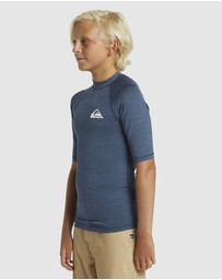 Quiksilver - Boys 4 to 16 Everyday   Short Sleeves UPF 50 Surf T-shirt