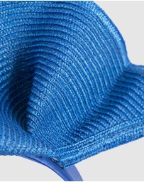Max Alexander - Large Wavy Blue Racing Fascinator