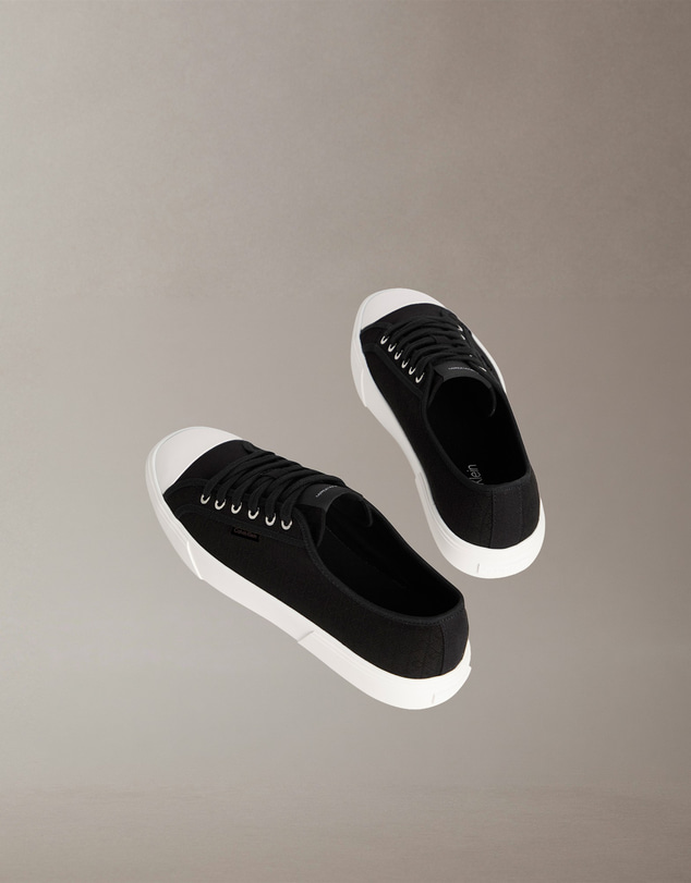 Calvin Klein - Canvas Lace Up Sneaker