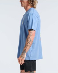 Vacancy Co - Club Dread Tee