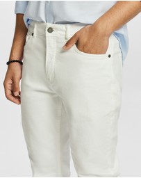 yd. - Artemas Slim Jean
