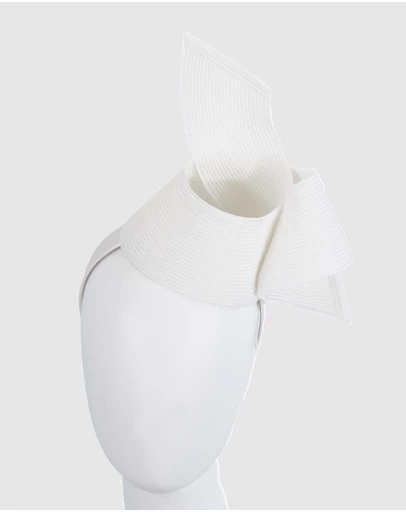 Max Alexander - Modern Twisted Racing Fascinator