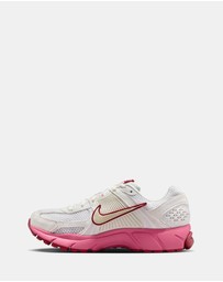 Nike - Zoom Vomero 5 - Women's