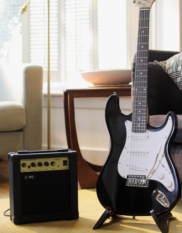 iWorld - 3rd Avenue Electric Guitar Pack - Black