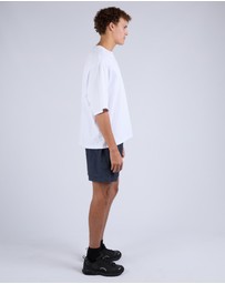 Silent Theory - Tres Short