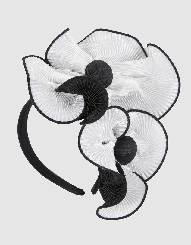 Max Alexander - White and Black Racing Fascinator