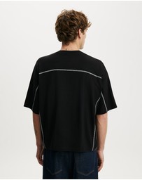 Cotton On - Cropped Fit Graphic T-Shirt