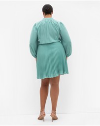 City Chic - Halle Long Sleeve Pleat Mini Dress