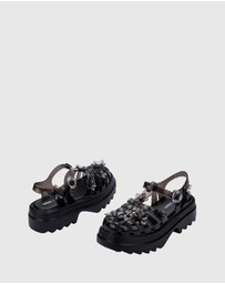 Melissa - Melissa Possession Platform + Susan Fang