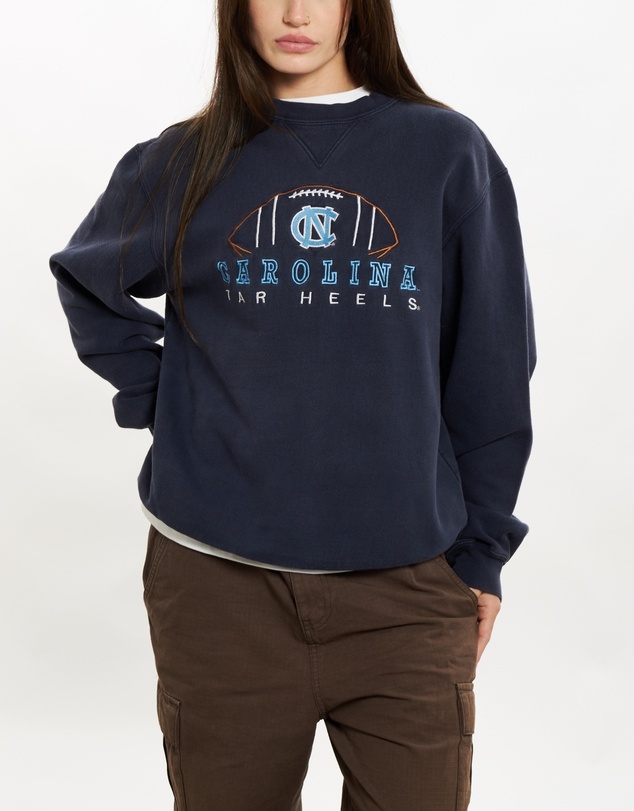 Vintage by The Real Deal - Pre Loved - Vintage University of North Carolina Tar Heels Sweatshirt