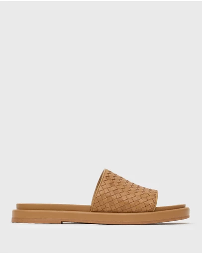 Betts - Wider Fit Bobbie Leather Woven Slides