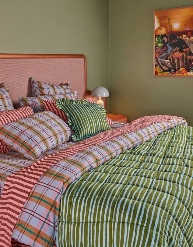 Mosey Me - Strokes Quilted Throw