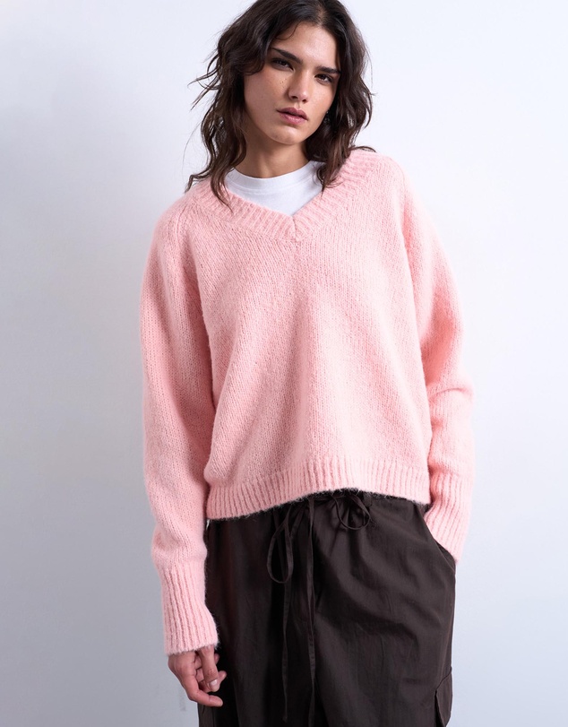 TOPSHOP - Knitted Wool Blend Fluffy V-Neck Jumper