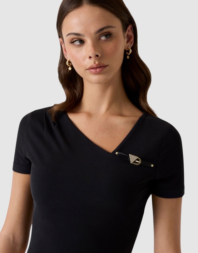 GUESS - Short Sleeve Karole Asymmetric Neck Crop Top
