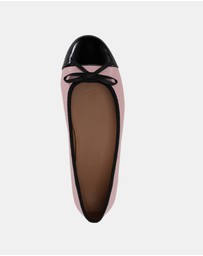 Miss Sofie - Landon Flats
