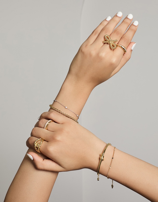 Wanderlust + Co - Ribbed Bow Gold Ring