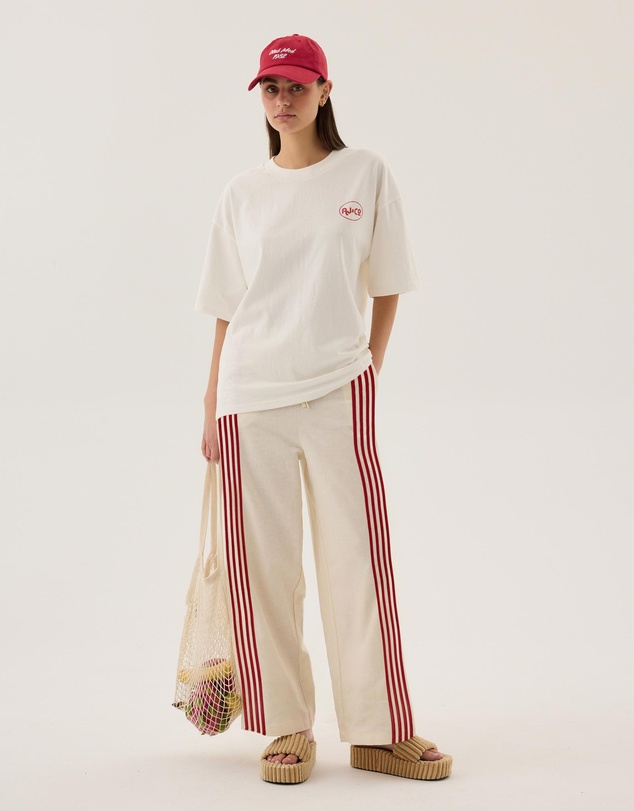 Araminta James - Chillin Tee