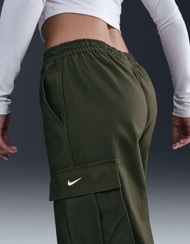 Nike - Sportswear Mid-Rise Oversized Woven Cargo Pants