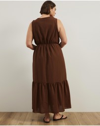 Atmos&Here Curvy - Verity Tiered V Neck Maxi Dress