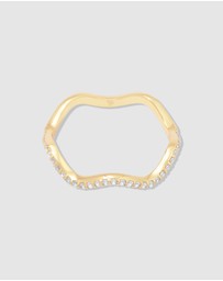 Wanderlust + Co - Scallop Petite Pave Gold Ring