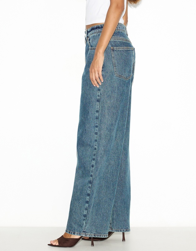 Dazie - Tokyo Mid Rise Relaxed Leg Jeans
