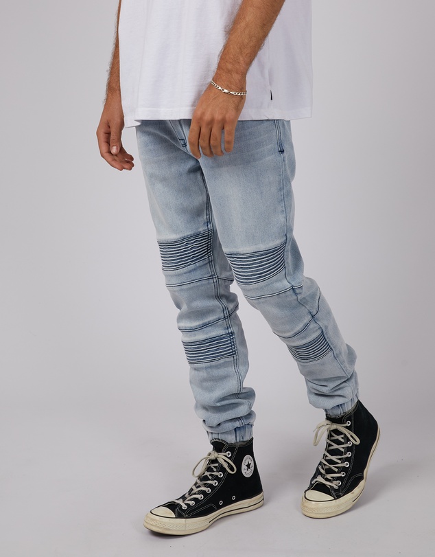 Silent Theory - Fang Moto Jean