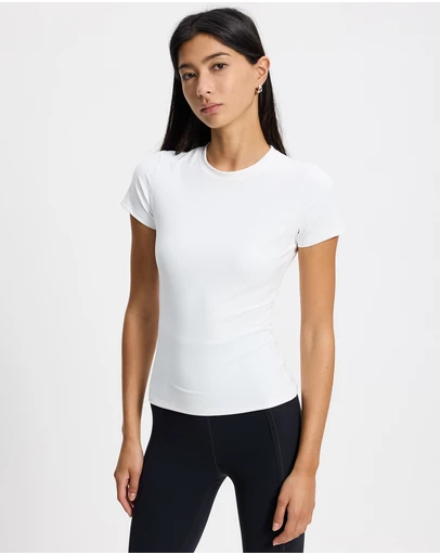 AVE Active - The Essential Tee