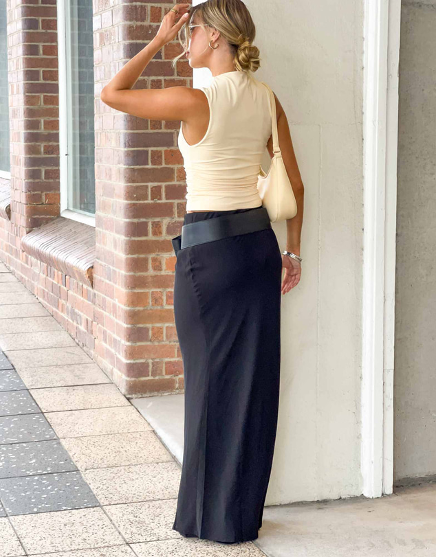 Beginning Boutique - Jacqulin Black Maxi Skirt
