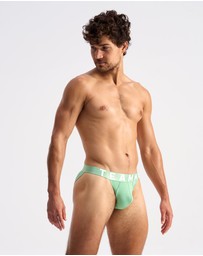 TEAMM8 - Spartacus Sports Brief