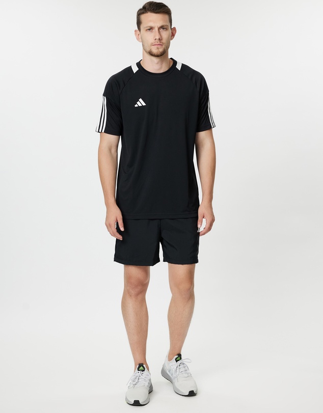 adidas Sportswear - Essentials Small Logo Chelsea Shorts